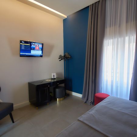 บูทิก โฮเทล เมโทร 900 Hotel เนเปิลส์ ภายนอก รูปภาพ
