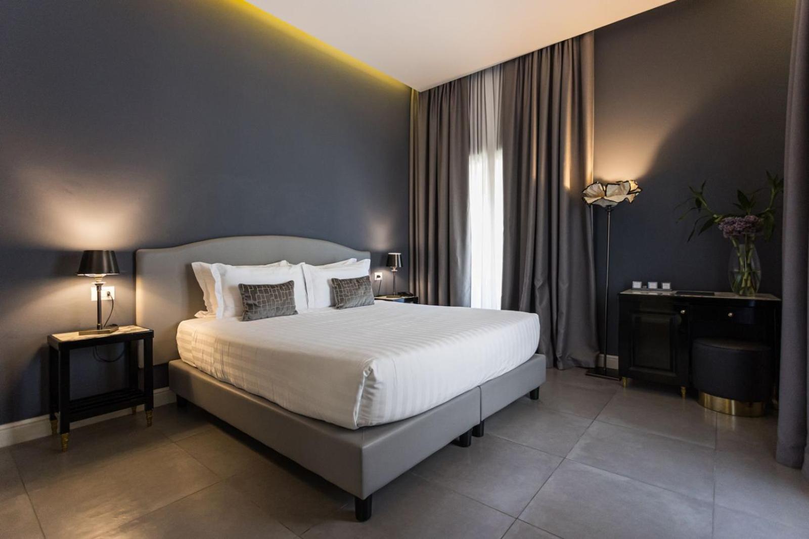 บูทิก โฮเทล เมโทร 900 Hotel เนเปิลส์ ภายนอก รูปภาพ
