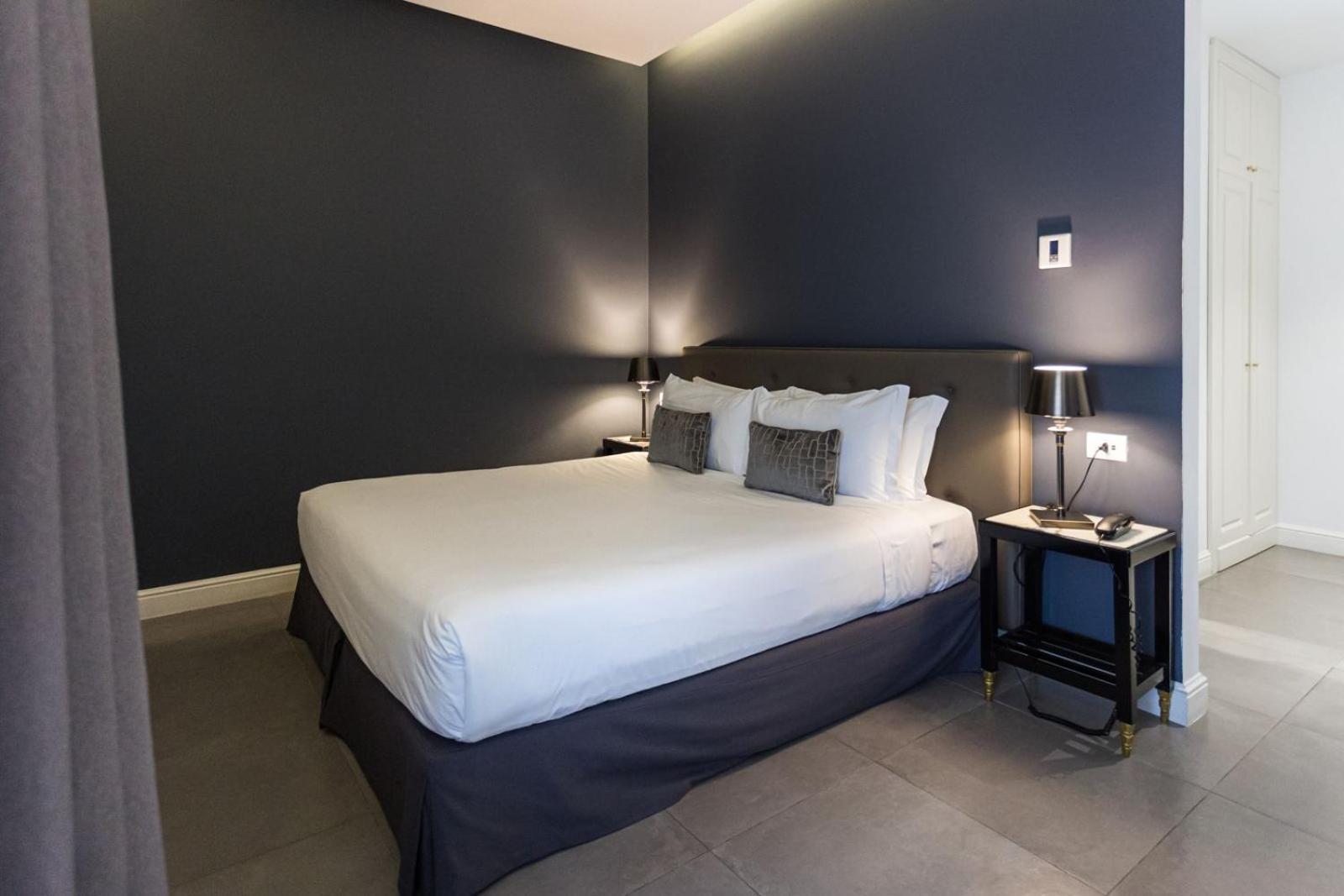 บูทิก โฮเทล เมโทร 900 Hotel เนเปิลส์ ภายนอก รูปภาพ